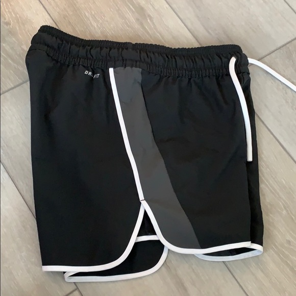 NIKE Dri-Fit polyester shorts - Picture 4 of 7